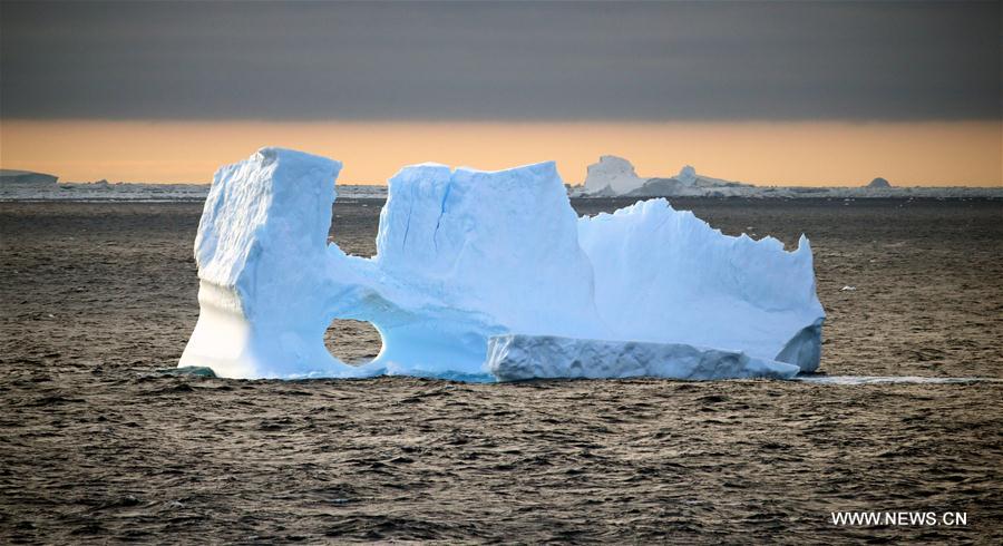 CHINA-XUELONG-ANTARCTIC EXPEDITION-ICEBERG