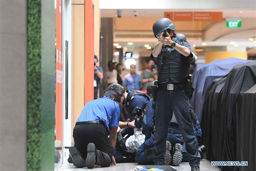 SINGAPORE-SHOPPING MALL-ANTI-TERRORIST EXERCISE