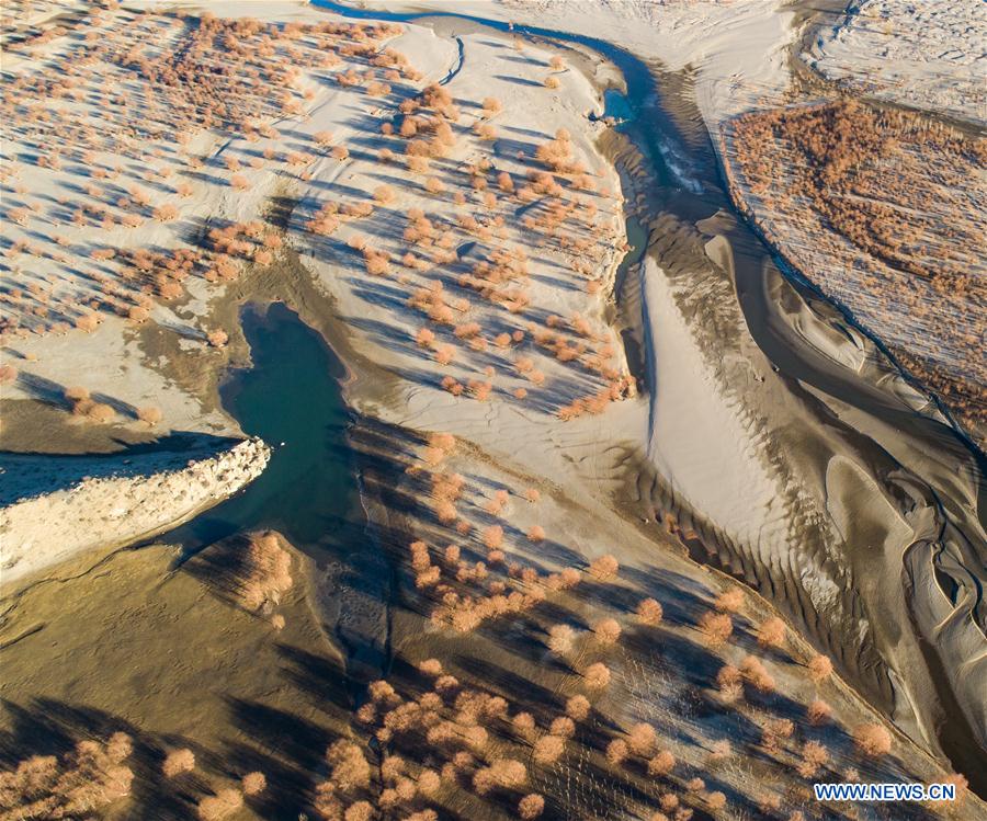 (InTibet)CHINA-TIBET-YARLUNG ZANGBO RIVER-WINTER SCENERY (CN)