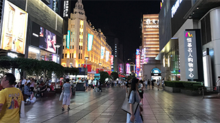 購(gòu)物中心供大于求 誰(shuí)能活得更好？