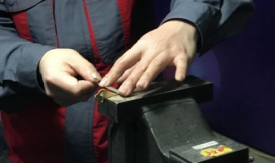 徒手配鑰匙、冰火焊鋼管&hellip;&hellip;這些航天工匠們的超群技藝令人嘆服！