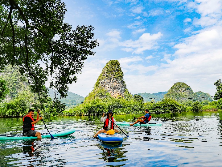 追光丨房車、帳篷、太空艙&hellip;&hellip;你想要的露營裝備這里都有