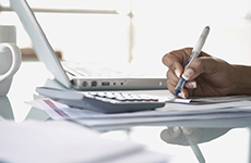 商務部定調(diào)2013工作重點 推動服務業(yè)成新的引資增長點