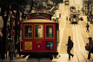 達沃斯為何罕見前呼后擁？