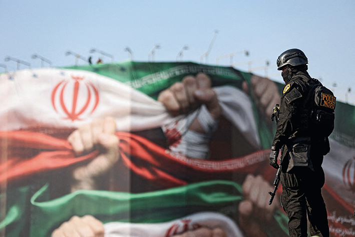 壓力重重，伊朗在經(jīng)歷什么