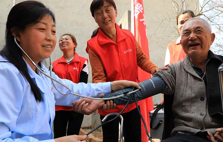 致敬偉大改革｜對(duì)話40年，講述身邊的健康故事39&mdash;免疫規(guī)劃40年，撐起健康保護(hù)傘