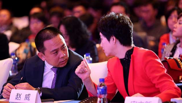 華夏幸福產(chǎn)業(yè)發(fā)展集團總裁趙威、《英才》雜志社社長宋立新現(xiàn)場交流