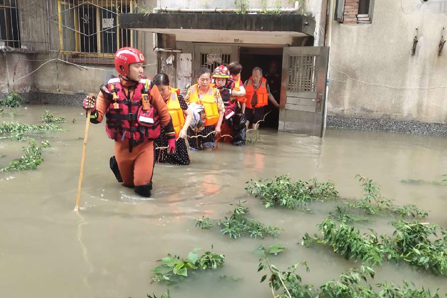 他們，為了誰？