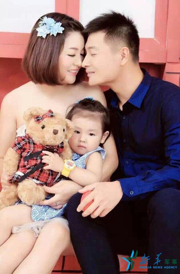 &uarr;資料圖片：張超一家三口合影。