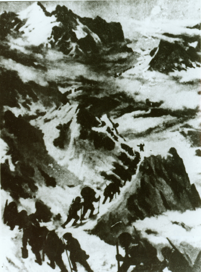 &uarr;資料圖片：紅軍過打鼓山。（圖片由陸軍第16集團軍某紅軍團提供）