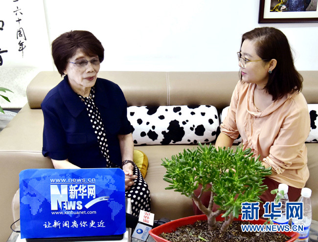 電波永不消逝，隨著時代發(fā)展傳播可能會有多種形式，年輕播音員要不忘初心，在如今優(yōu)越條件下更應(yīng)砥礪自己。