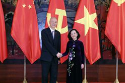 蔡奇同越共中央政治局委員、中央書(shū)記處常務(wù)書(shū)記張氏梅舉行會(huì)談