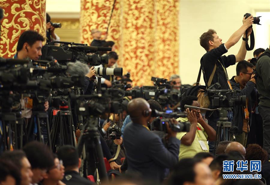 （十九大）（6）中國共產黨第十九次全國代表大會新聞發(fā)言人舉行新聞發(fā)布會