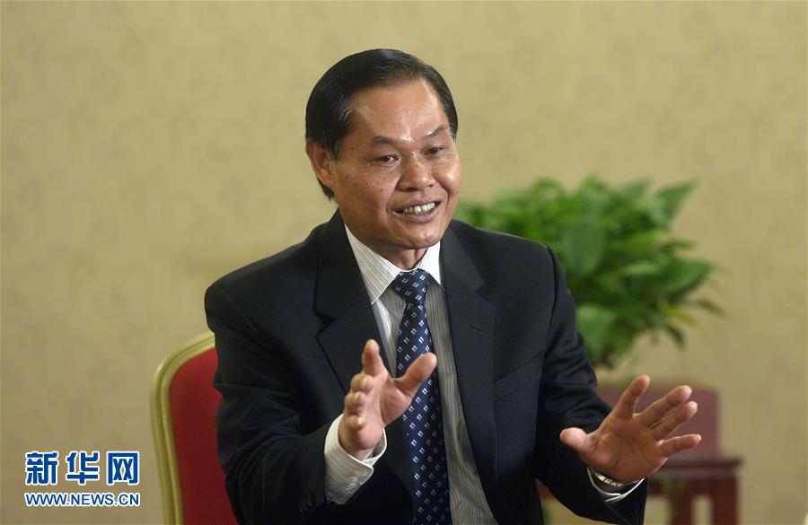 （圖文互動(dòng)）（5）中國(guó)發(fā)展進(jìn)入新時(shí)代&mdash;&mdash;9名外籍語(yǔ)言專家眼中的十九大報(bào)告