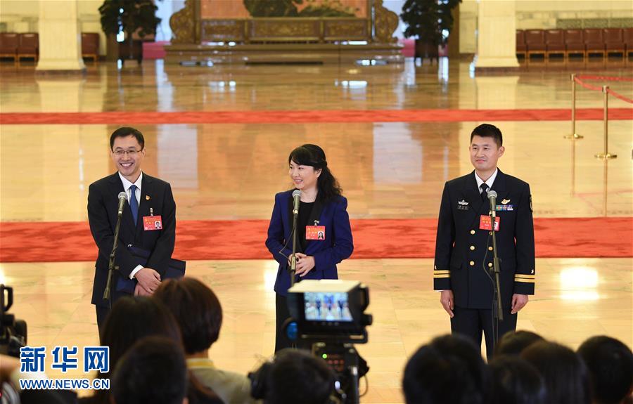 （十九大&middot;黨代表通道）（9）采訪(fǎng)黨代表