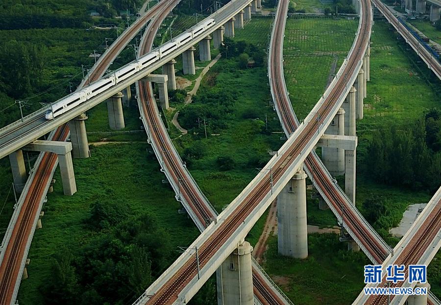 (十九大時(shí)光·圖文互動(dòng))(1)民生美景令人憧憬 美好生活召喚奮斗——來自基層蹲點(diǎn)現(xiàn)場(chǎng)的報(bào)道