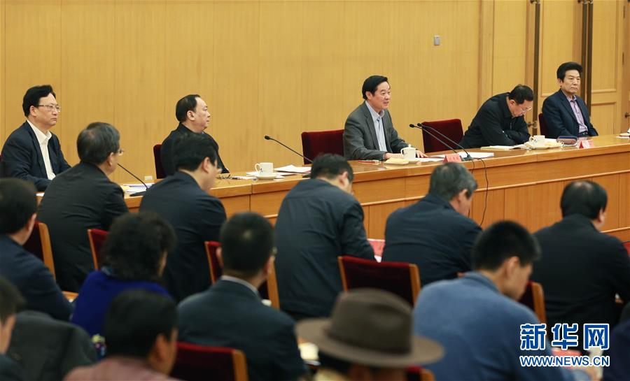 （新華網(wǎng)）劉奇葆出席第六屆全國服務(wù)農(nóng)民、服務(wù)基層文化建設(shè)先進(jìn)集體表彰座談會