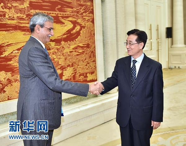 5月9日，中共中央書記處書記、中央紀委副書記趙洪祝在北京會見印度中央監(jiān)察委員會主席喬杜里。 新華社記者 李濤 攝