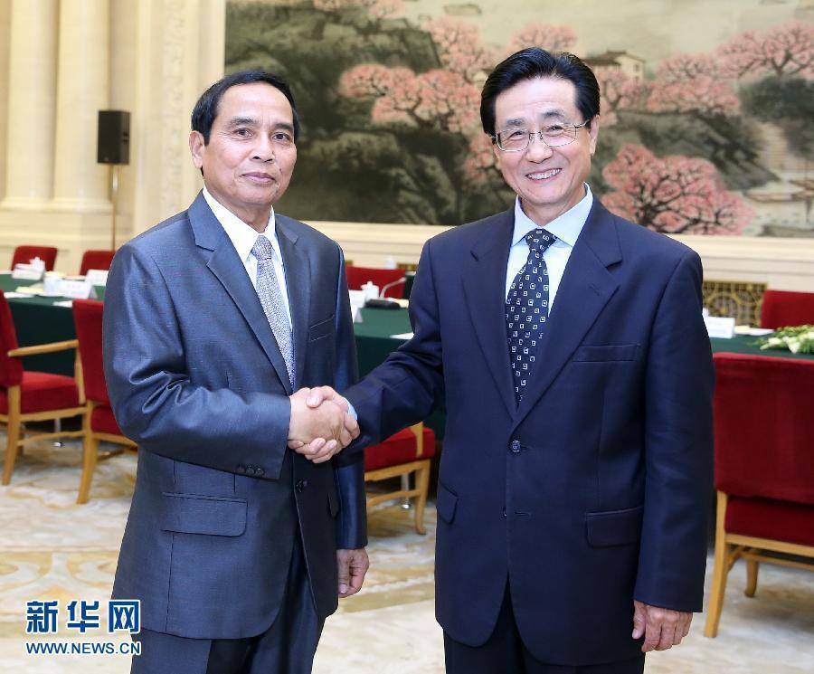 7月7日，中共中央書記處書記、中央紀(jì)委副書記趙洪祝在北京同老撾人民革命黨中央政治局委員、中央紀(jì)委書記、政府副總理本通率領(lǐng)的老撾人民革命黨代表團(tuán)舉行工作會(huì)談。新華社記者 姚大偉 攝 