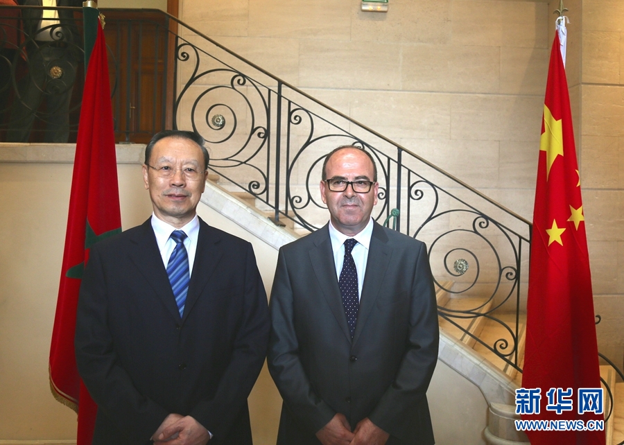 9月19日，在摩洛哥首都拉巴特，中共中央書(shū)記處書(shū)記、全國(guó)政協(xié)副主席杜青林（左）會(huì)見(jiàn)摩洛哥參議長(zhǎng)本希馬。應(yīng)摩洛哥參議院邀請(qǐng)，中共中央書(shū)記處書(shū)記、全國(guó)政協(xié)副主席杜青林于18日至20日率中共代表團(tuán)訪摩，分別會(huì)見(jiàn)政府首腦本&middot;基蘭、參議長(zhǎng)本希馬、真實(shí)性與現(xiàn)代黨總書(shū)記奧馬里等。新華社記者劉鍇攝
