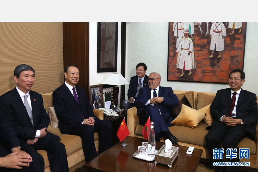 9月19日，在摩洛哥首都拉巴特，中共中央書(shū)記處書(shū)記、全國(guó)政協(xié)副主席杜青林（左二）會(huì)見(jiàn)摩洛哥政府首腦本&middot;基蘭（右二）。應(yīng)摩洛哥參議院邀請(qǐng)，中共中央書(shū)記處書(shū)記、全國(guó)政協(xié)副主席杜青林于18日至20日率中共代表團(tuán)訪摩，分別會(huì)見(jiàn)政府首腦本&middot;基蘭、參議長(zhǎng)本希馬、真實(shí)性與現(xiàn)代黨總書(shū)記奧馬里等。新華社記者劉鍇攝