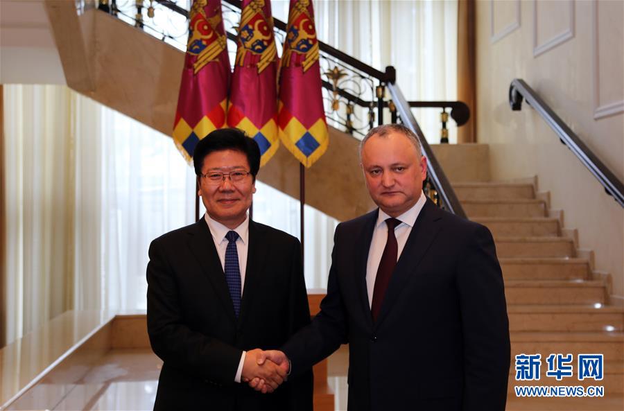 （XHDW）（1）摩爾多瓦總統(tǒng)多東、總理菲利普會(huì)見張春賢