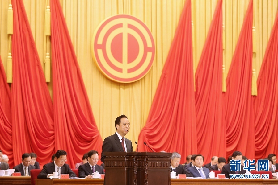 4月27日，慶祝&ldquo;五一&rdquo;國際勞動節(jié)暨全國五一勞動獎和全國工人先鋒號表彰大會在北京人民大會堂舉行。中共中央政治局委員、中華全國總工會主席李建國出席大會并講話。新華社記者 才揚 攝 