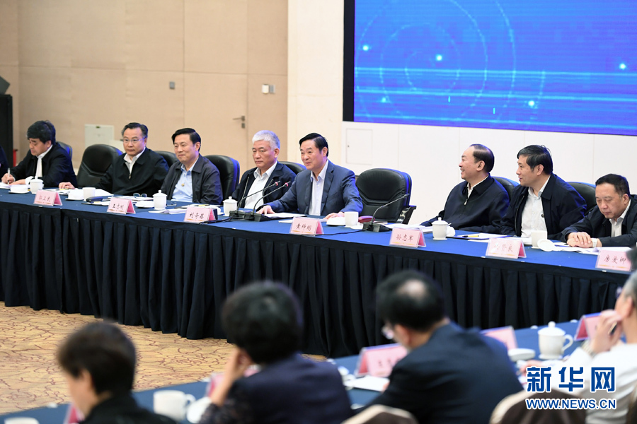 5月11日，中宣部在深圳召開深化文化體制改革座談會。中共中央政治局委員、中央書記處書記、中宣部部長劉奇葆出席會議并講話。 新華社記者張領(lǐng) 攝