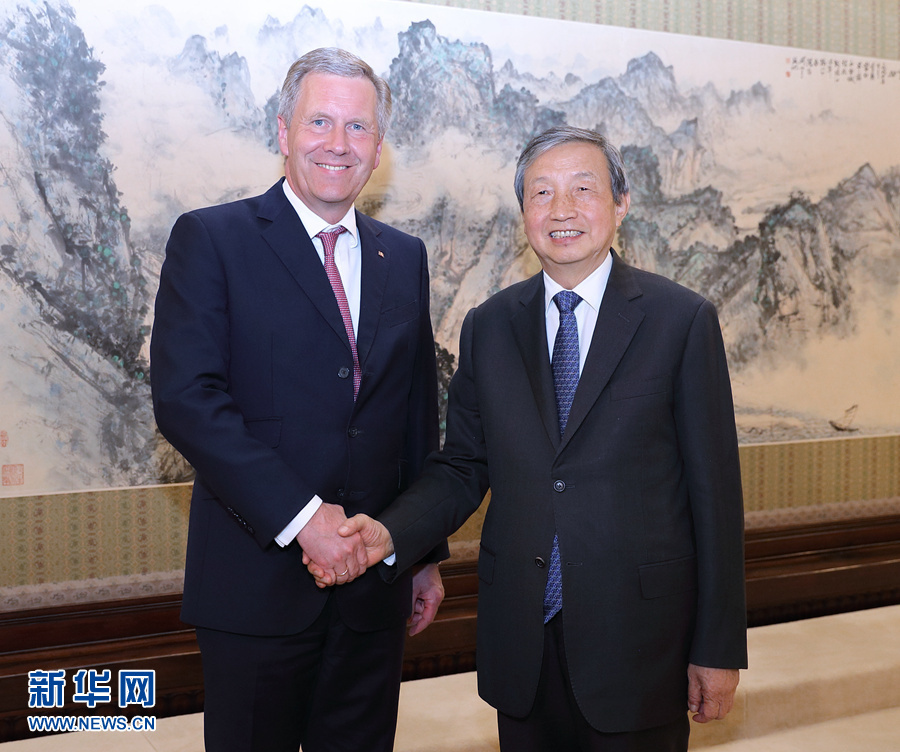 6月13日，國務院副總理馬凱在北京中南海紫光閣會見德國前總統(tǒng)、全球中小企業(yè)聯(lián)盟全球主席武爾夫。 新華社記者 王曄 攝 