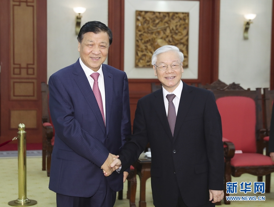 應(yīng)越南共產(chǎn)黨邀請，中共中央政治局常委、中央書記處書記劉云山9月18日至19日對越南進(jìn)行正式訪問。這是9月18日，劉云山在河內(nèi)會見越共中央總書記阮富仲。 新華社記者 丁林 攝