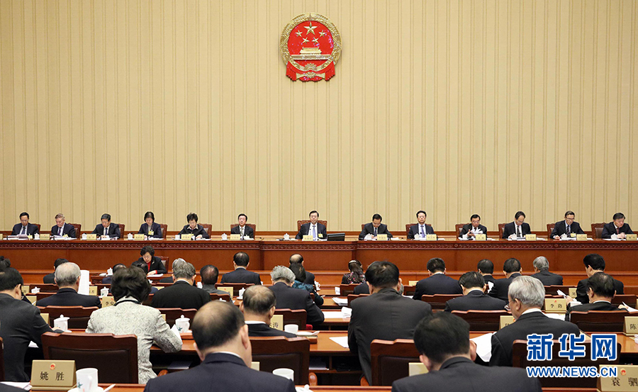 12月23日，十二屆全國人大常委會第三十一次會議在北京人民大會堂舉行第二次全體會議。張德江委員長出席。 新華社記者劉衛(wèi)兵攝