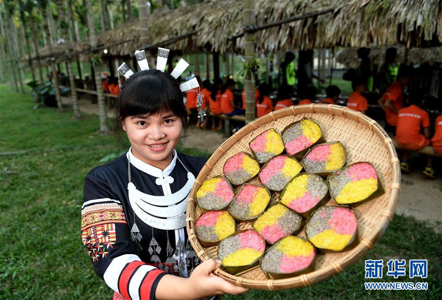 （社會(huì)）（2）海南貧困黎鄉(xiāng)&mdash;&mdash;小妹村：旅游扶貧將綠水青山打造成金山銀山(4)