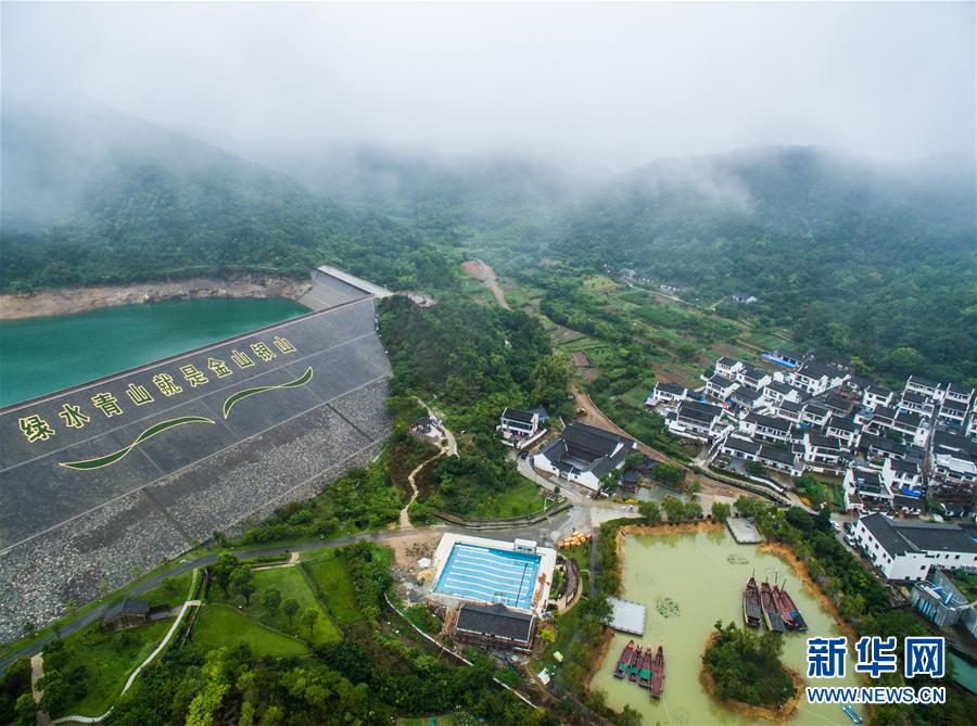 (新華全媒頭條·圖文互動)(3)領(lǐng)航新時代中國經(jīng)濟航船——從中央財經(jīng)領(lǐng)導(dǎo)小組會議看以習(xí)近平同志為核心的黨中央駕馭中國經(jīng)濟