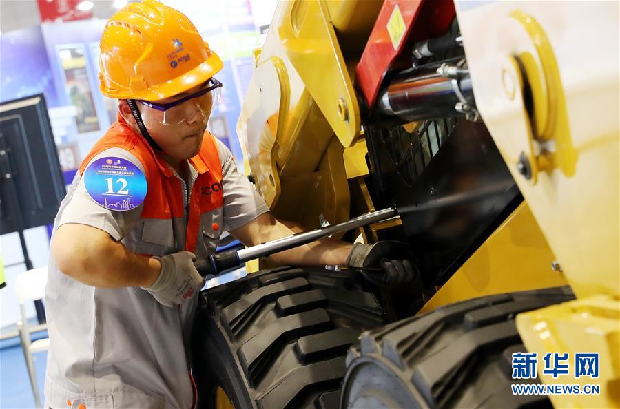 （新華全媒頭條&middot;圖文互動(dòng)）（8）上下合力，聚力破障，開(kāi)辟&ldquo;大國(guó)工匠&rdquo;建設(shè)新格局