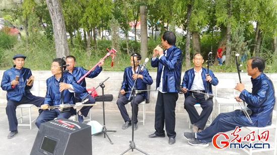 【脫貧攻堅(jiān)在行動(dòng)】全村聯(lián)名信留下好書記&mdash;&mdash;青海省城上村&ldquo;第一書記&rdquo;劉貴明這三年