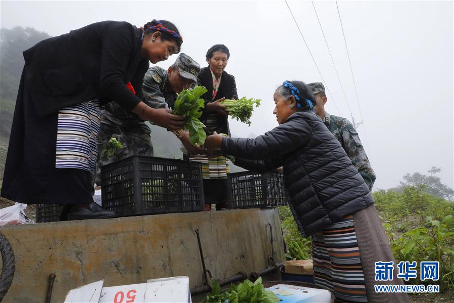 （圖文互動(dòng)）（1）特寫(xiě)：&ldquo;八一&rdquo;禮物，飛向云端哨所