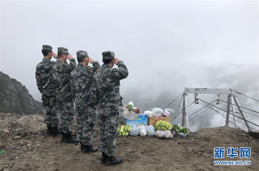 （圖文互動）（9）特寫：&ldquo;八一&rdquo;禮物，飛向云端哨所