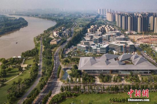 8月9日，航拍南京江心洲新加坡&middot;南京生態(tài)科技島。 <a target='_blank' >中新社</a>記者 泱波 攝
