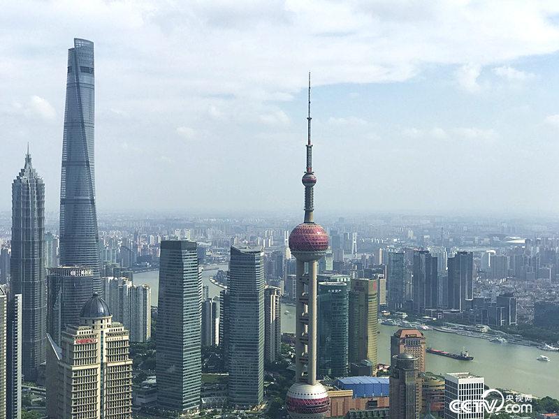 　　長三角更高質量的一體化發(fā)展，將建成具有全球競爭力的世界級城市群。圖為上海陸家嘴（孔華/攝）