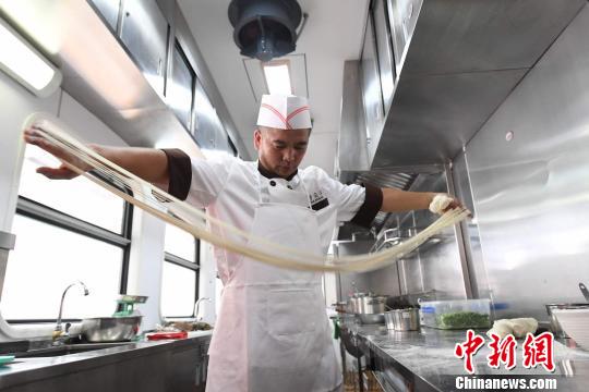 蘭州牛肉面&ldquo;坐火車&rdquo;開(kāi)啟舌尖上的&ldquo;絲路之旅&rdquo;