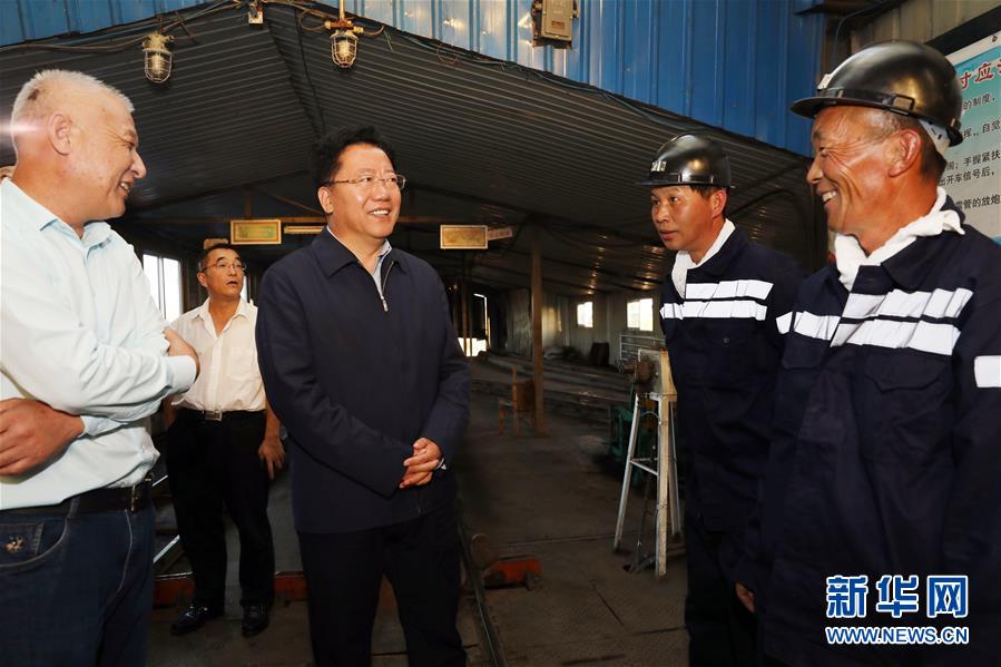 (新時(shí)代擔(dān)當(dāng)作為典型風(fēng)采·圖文互動(dòng))(2)李士偉:以實(shí)干擔(dān)當(dāng) 向難題沖鋒