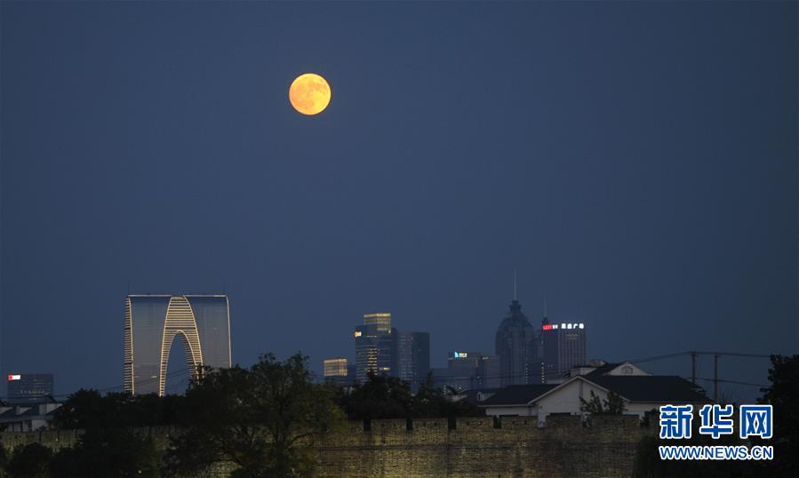 （新華全媒頭條&middot;我們的節(jié)日&middot;中秋&middot;圖文互動(dòng)）（1）明月寄相思 家國(guó)總關(guān)情&mdash;&mdash;詩詞引出的中秋故事