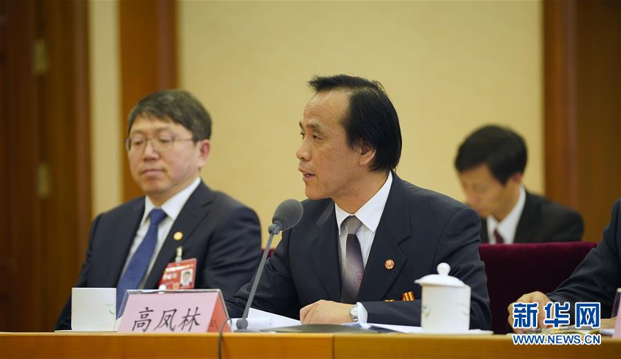 (圖文互動(dòng))(3)凝聚奮斗偉力 記取時(shí)代足音——工會(huì)十七大代表分組討論黨中央致詞