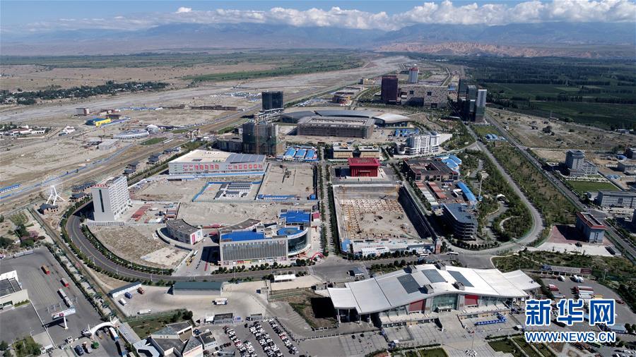 (新華全媒頭條·圖文互動)(5)揮寫中國與世界交融發(fā)展新畫卷——以習(xí)近平同志為核心的黨中央引領(lǐng)中國深層次全方位開放紀(jì)實