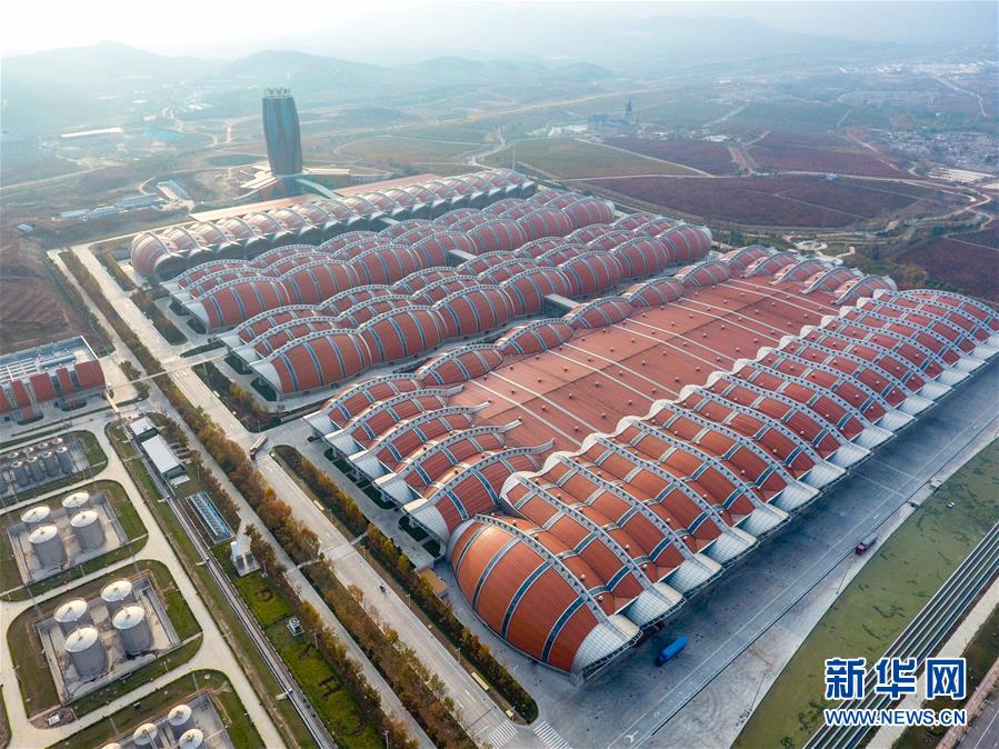 （百城百縣百企調(diào)研行&middot;圖文互動）（1）&ldquo;藍鯨1號&rdquo;從這里駛出&mdash;&mdash;山東煙臺崛起制造業(yè)高地