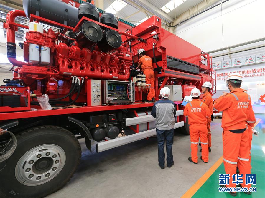 （百城百縣百企調研行&middot;圖文互動）（6）&ldquo;藍鯨1號&rdquo;從這里駛出&mdash;&mdash;山東煙臺崛起制造業(yè)高地