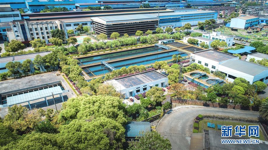 (在習(xí)近平新時(shí)代中國特色社會(huì)主義思想指引下·慶祝改革開放40周年·綠色發(fā)展·圖文互動(dòng))(1)吹盡狂沙始到金——綠色發(fā)展之“金”的故事