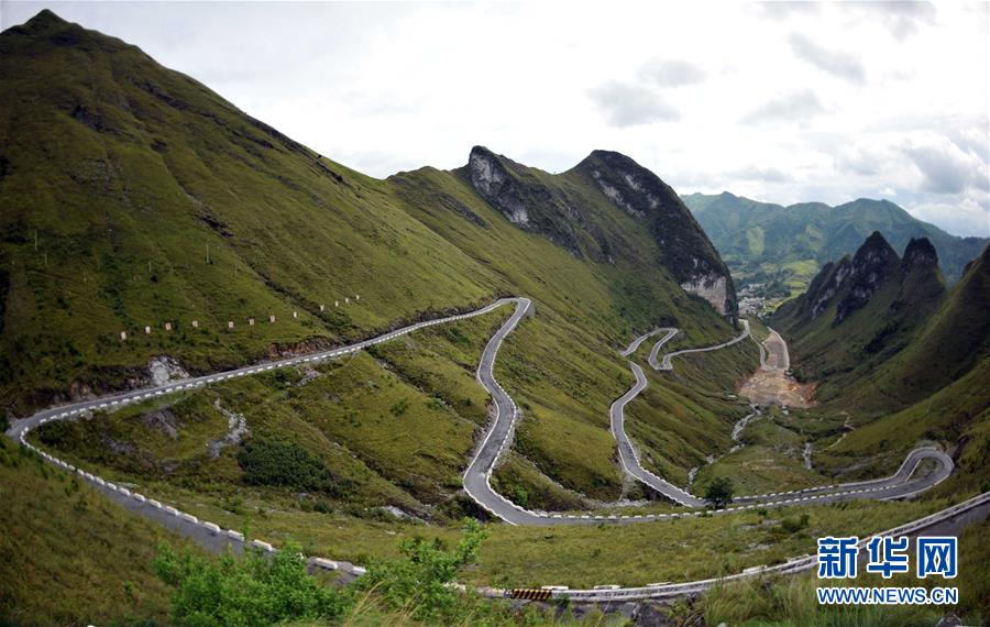 (輝煌60年·壯美新廣西·圖文互動)(5)從禿山到青山的蝶變——廣西石漠化治理10年再現(xiàn)發(fā)展生機