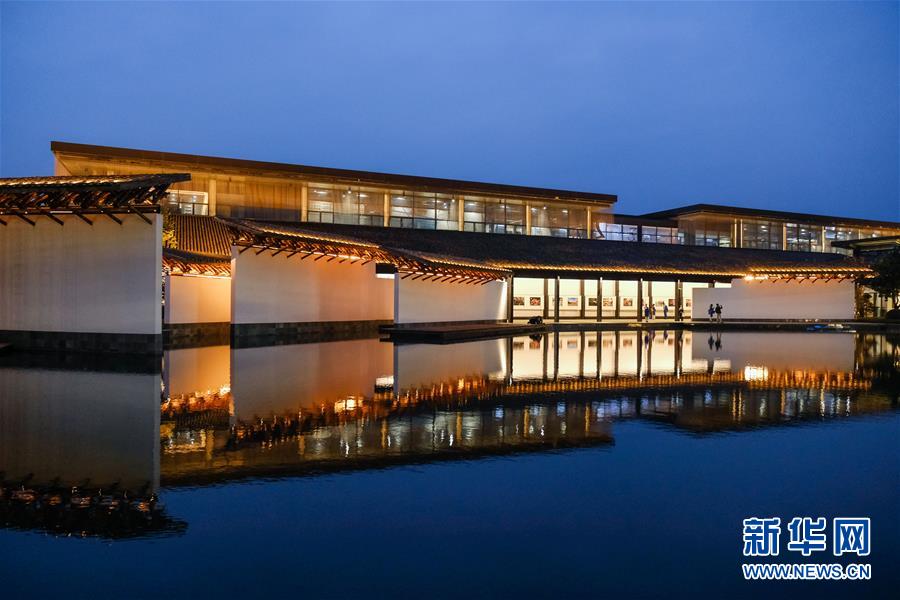 （慶祝改革開(kāi)放40周年基層行&middot;鄉(xiāng)鎮(zhèn)篇&middot;圖文互動(dòng)）（2）烏鎮(zhèn)40年：根里的靜與脈中的動(dòng)