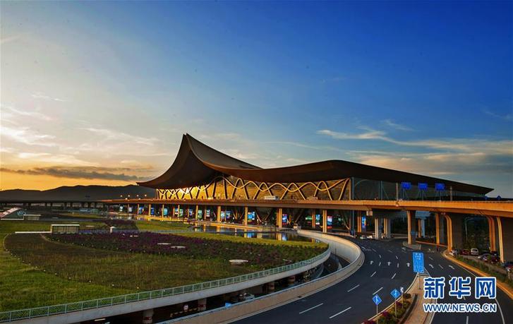 (百城百縣百企調(diào)研行·圖文互動)(3)搭起連接南亞東南亞的七彩之橋——昆明加快建設(shè)區(qū)域性國際中心城市